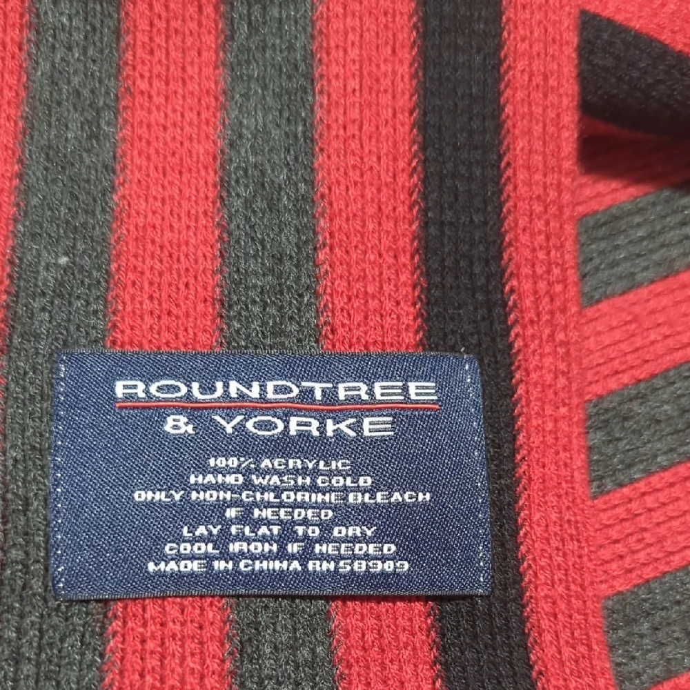 Roundtree & Yorke Striped Red and Black Scarf